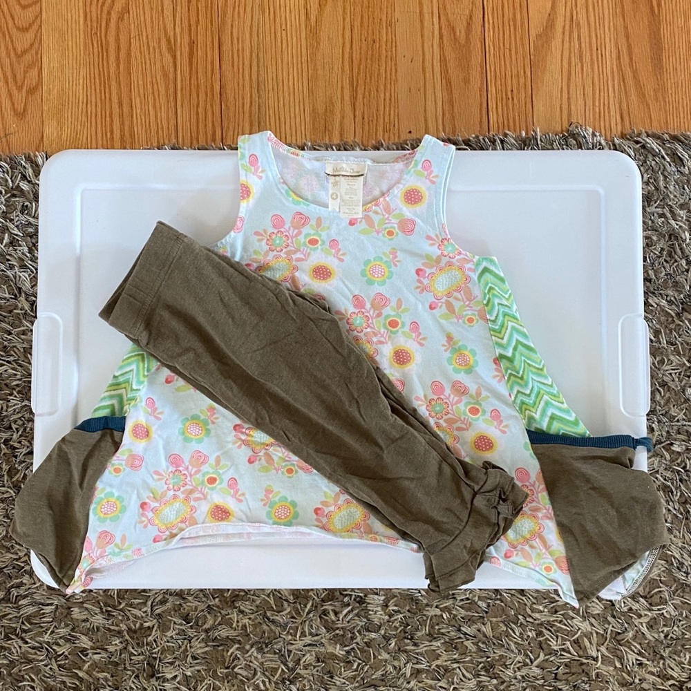 Caught in the Breeze & Woodland leggings size 4